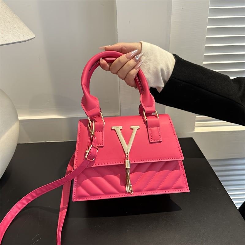 Trendy Chain Bags for Women, New Spring And Summer 2024 Collection, Featuring a High-End Embossed Design, Suitable for Shoulder, Hand, And Crossbody Wear, with Stylish Tassel Pendants.
